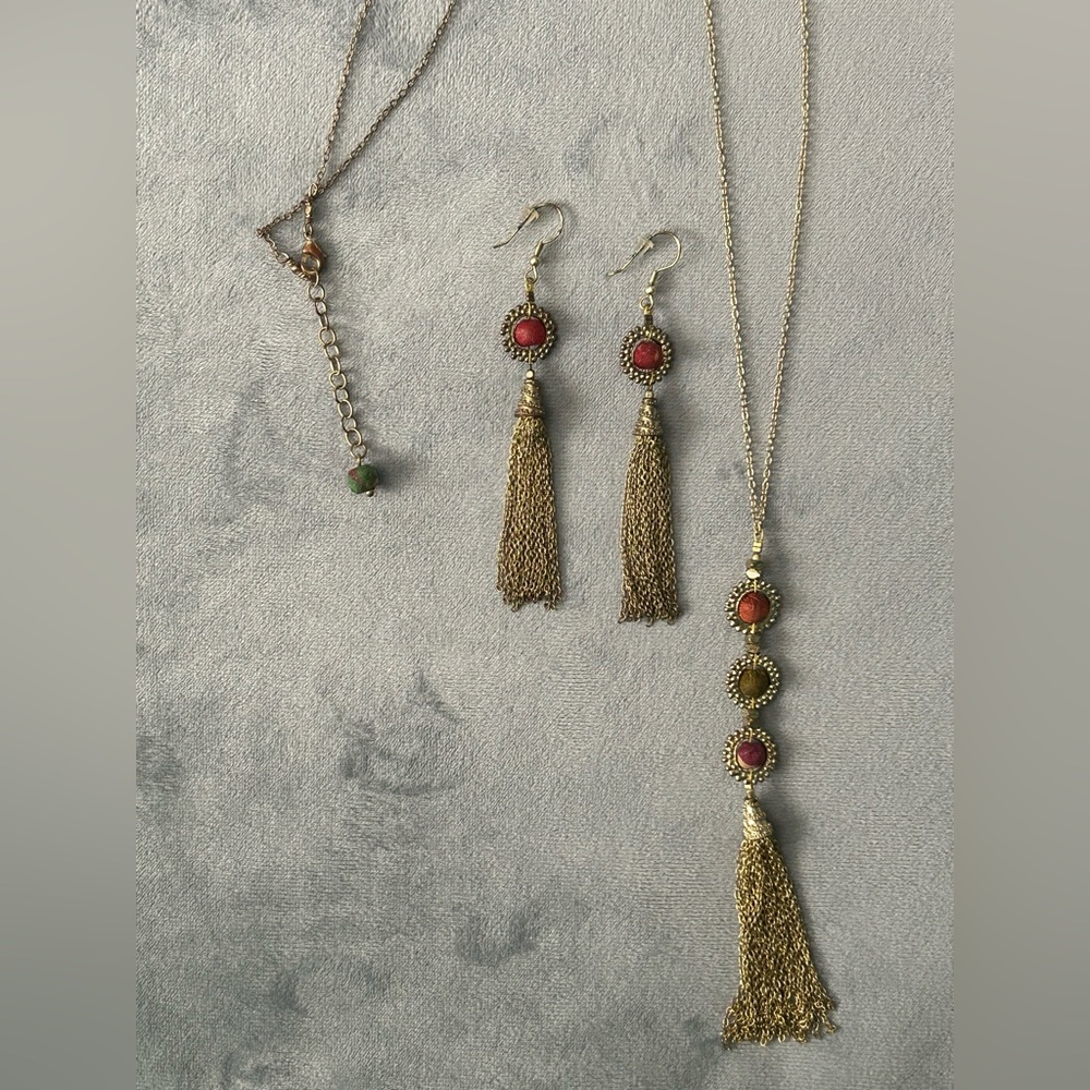 Trades of Hope necklace and earring set. Fair trade - made in India